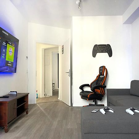 Jaybnb - Gaming Apartment Ps5 65 Zoll 4K Tv Wohnung Mit Balkon ドルトムント エクステリア 写真