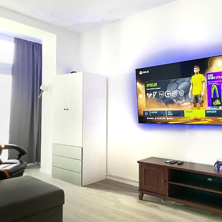 Jaybnb - Gaming Apartment Ps5 65 Zoll 4K Tv Wohnung Mit Balkon ドルトムント エクステリア 写真